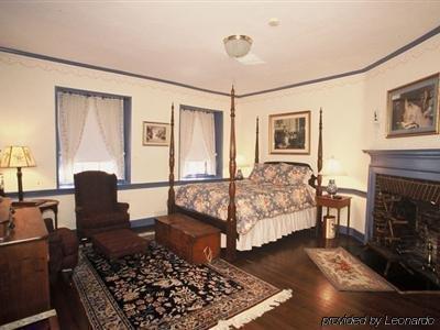 The Brafferton Inn Gettysburg Room photo